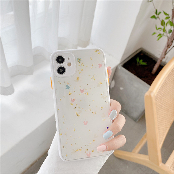 Iphone 11 tok szívecskékkel