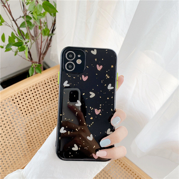 Iphone 11 tok szívecskékkel