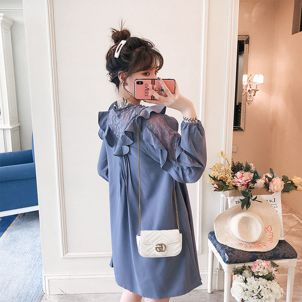 Rochie din sifon cu decolteu oval in albastru