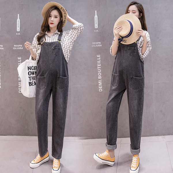 Naujas moteriškų džinsinių kombinezonų modelis nėščiosioms