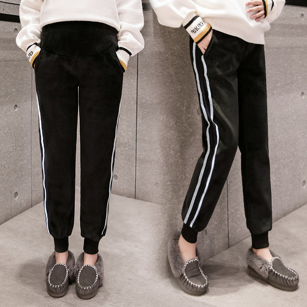 Női bársony fehérnemű új modellje terhes nők számára