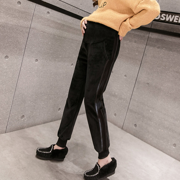 Női bársony fehérnemű új modellje terhes nők számára