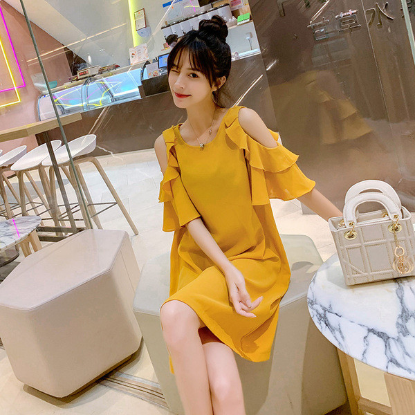 Paljaste õlgadega naiste kleit rasedatele