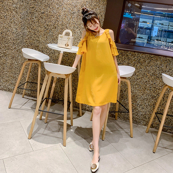 Paljaste õlgadega naiste kleit rasedatele