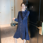 Modern női ruha gombokkal terhes nők számára