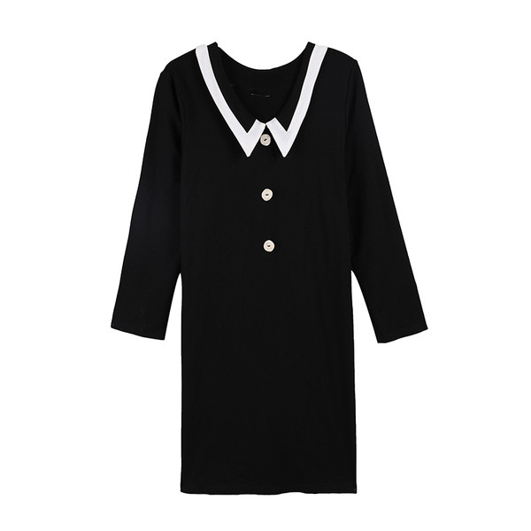 Grūtnieču kleita ar garām piedurknēm un ovālu kakla izgriezumu