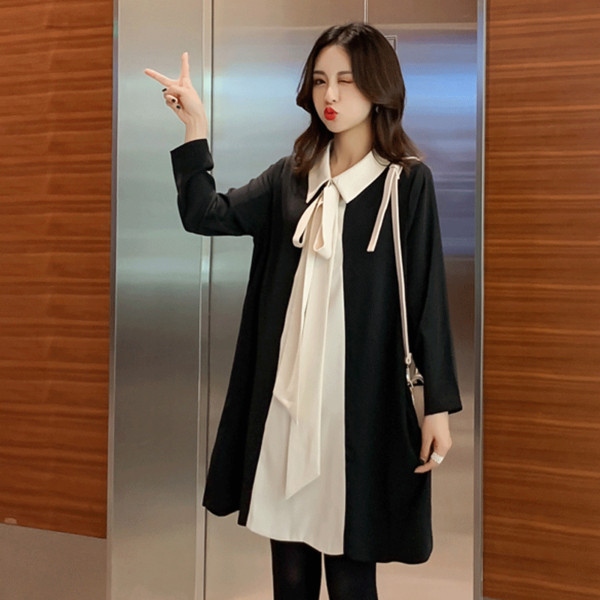 Stílusos női ruha szalaggal és hosszú ujjú fekete színben