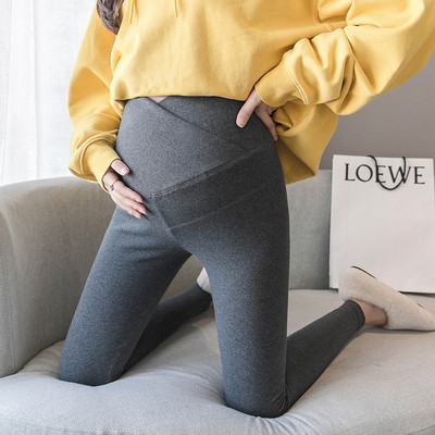 Igapäevased naiste retuusid rasedatele mustas ja hallis