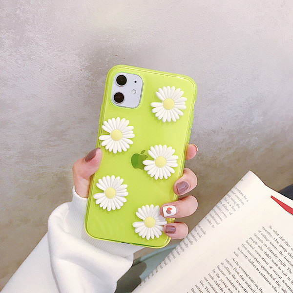 iPhone 11 futrālis ar 3D margrietiņu