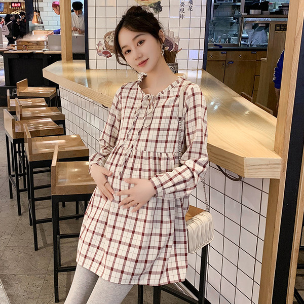 Moteriška languota tunika nėščiosioms ilgomis rankovėmis ir kaklaraiščiais