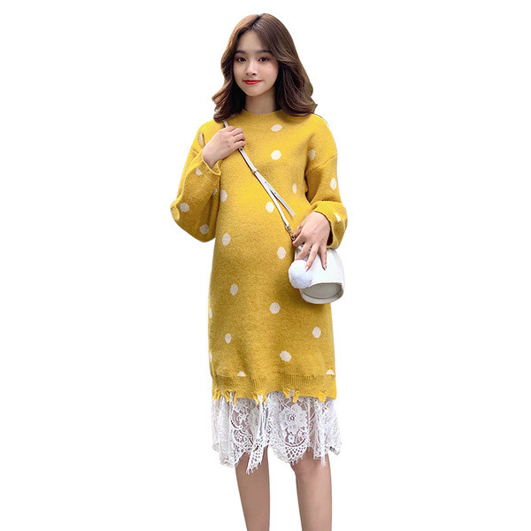 Modern női pöttyös ruha csipkével kismamáknak