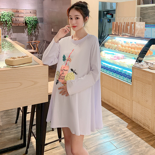 Ikdienas sieviešu kleita ar krāsainu aplikāciju grūtniecēm