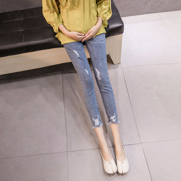 Moteriški laisvalaikio džinsai su plyštais raštais nėščiosioms