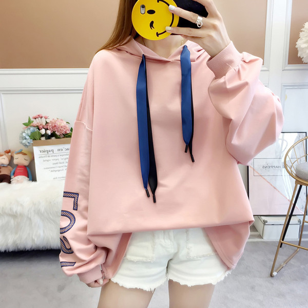 Naujo modelio moteriškas megztinis su gobtuvu nėščiosioms