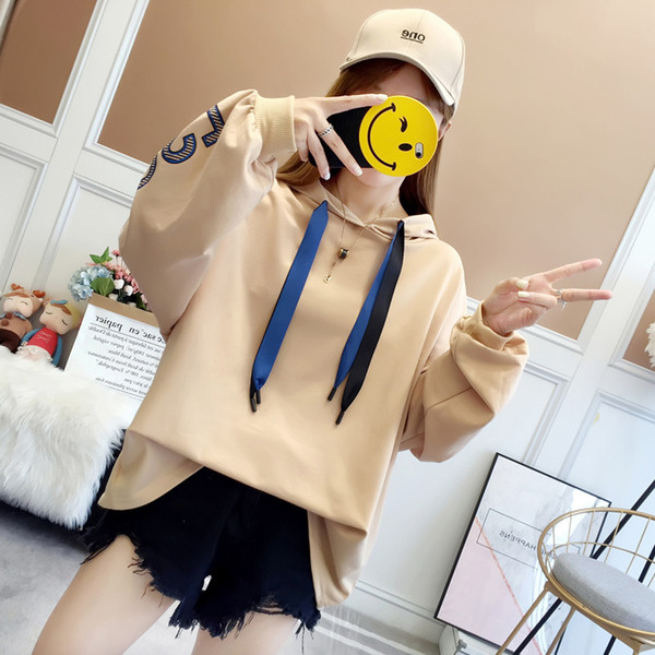 Naujo modelio moteriškas megztinis su gobtuvu nėščiosioms