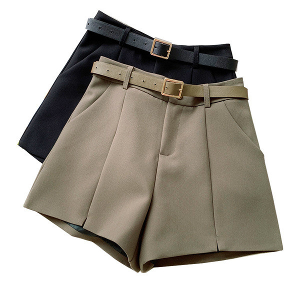 Naiste lühikeste pükste uus mudel - vöö ja taskutega
