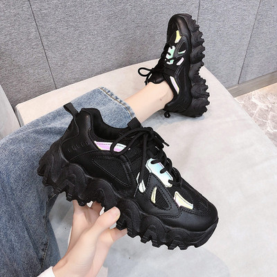 Női őszi tornacipő durva talppal, fűzővel három színben