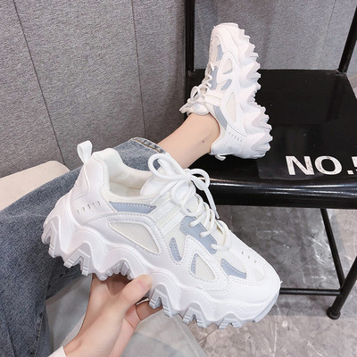 Női őszi tornacipő durva talppal, fűzővel három színben