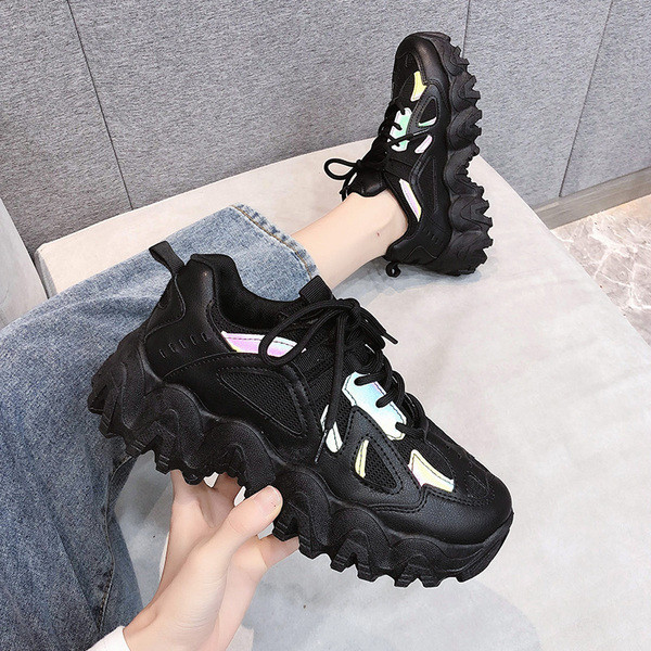 Női őszi tornacipő durva talppal, fűzővel három színben