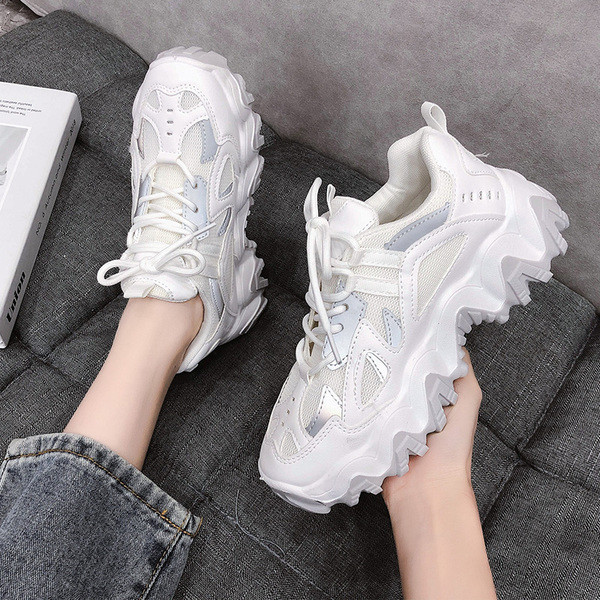 Női őszi tornacipő durva talppal, fűzővel három színben