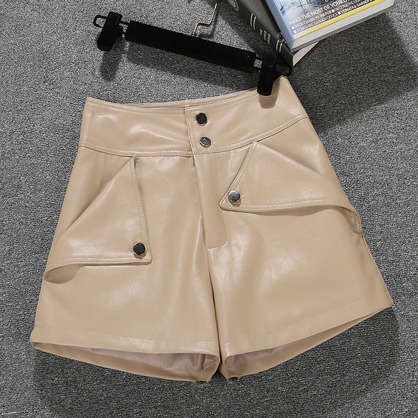 Sieviešu šorti ar augstu vidukli no eko ādas