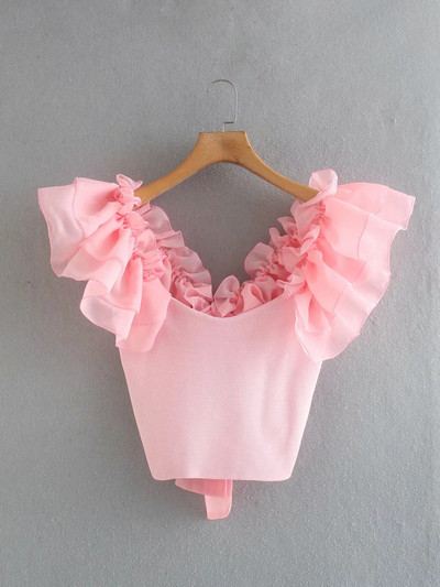 Bustiera scurta de culoare roz si maneci din tul