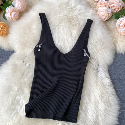 Naiste topp ümara kaelusega ja metallketiga