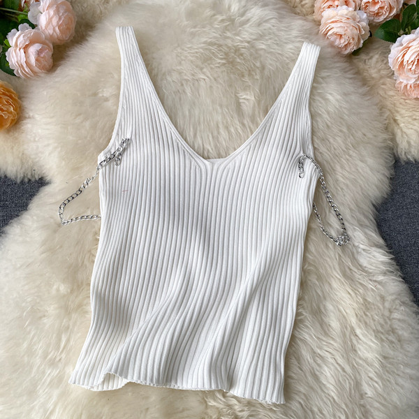 Naiste topp ümara kaelusega ja metallketiga