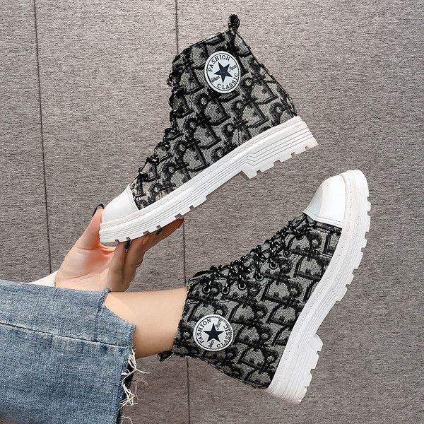 Sieviešu rudens kedas ar saitēm divās krāsās