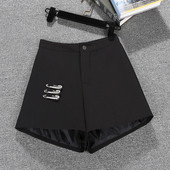 Modern női rövidnadrág - fekete színben, magas derékkal