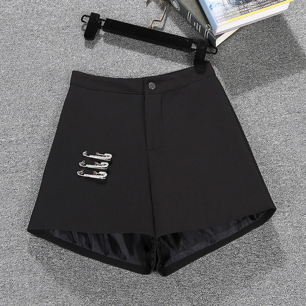 Modern női rövidnadrág - fekete színben, magas derékkal