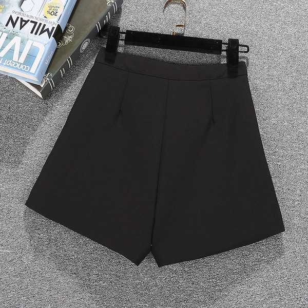 Modern női rövidnadrág - fekete színben, magas derékkal