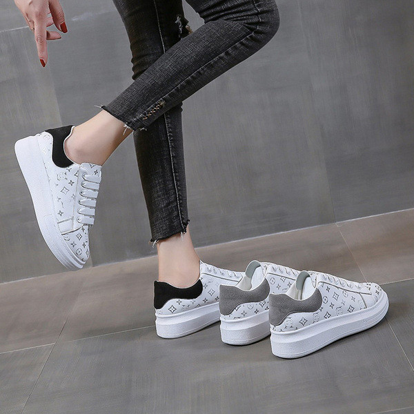 Νέο μοντέλο γυναικεία αθλητικά παπούτσια άνοιξη-φθινοπωρινά με κορδόνια σε λευκό χρώμα