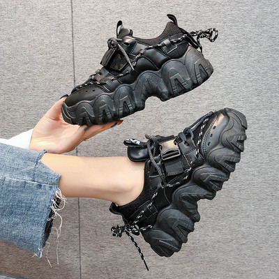 Γυναικεία αθλητικά παπούτσια κατασκευασμένα από έκο δέρμα με κορδόνια και τραχιά σόλα