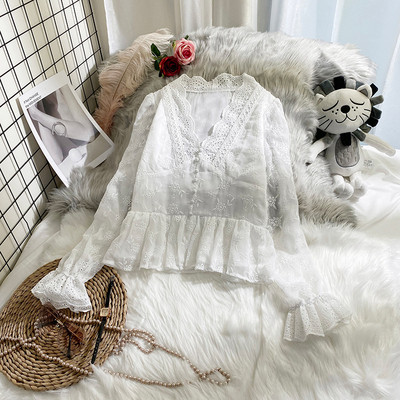 Modern női ing fehér színben - spitz nyakkivágással