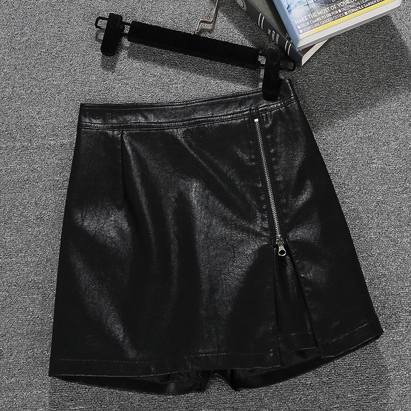 Jauna modeļa sieviešu īsās svārki-bikses no eko ādas