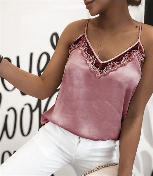 Stílusos női felső vékony pántokkal és mély nyakkivágással