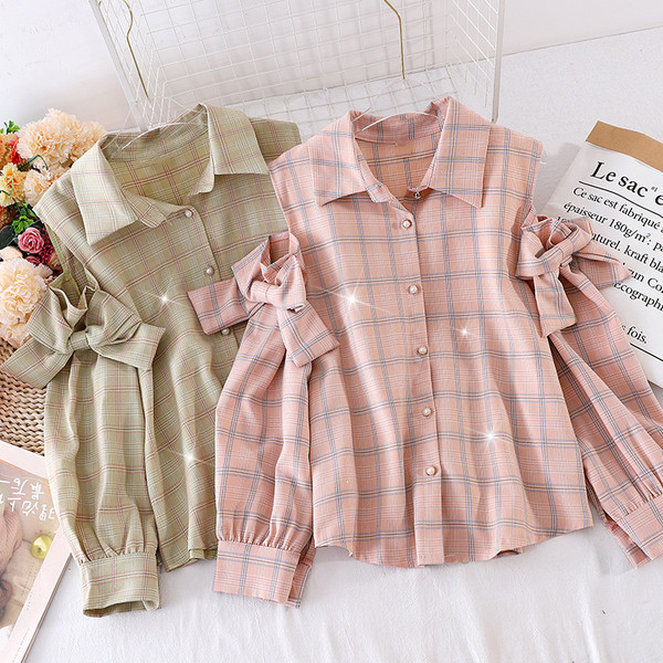 Paljaste õlgade ja paeltega naiste särk