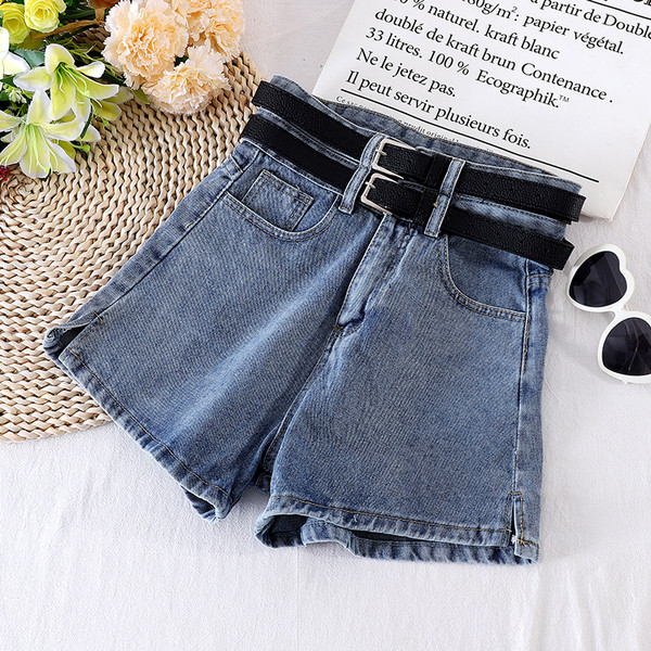 Női farmer rövidnadrág magas derékkal és övvel