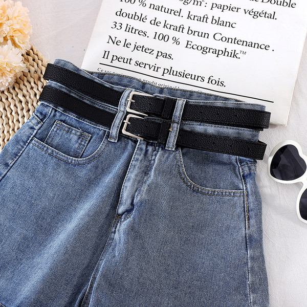 Női farmer rövidnadrág magas derékkal és övvel