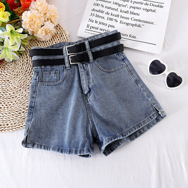 Női farmer rövidnadrág magas derékkal és övvel