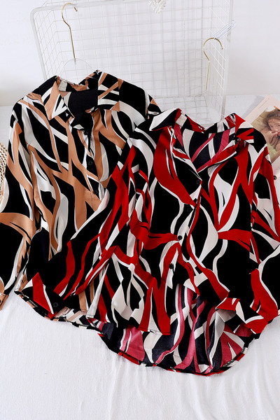 Színes női ing klasszikus gallérral és gombokkal