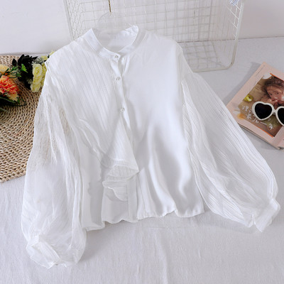 Modern női ing gombokkal és alacsony gallérral