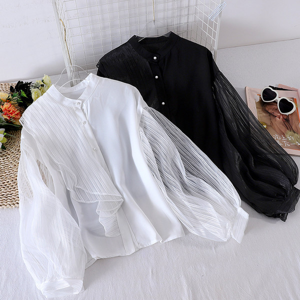 Modern női ing gombokkal és alacsony gallérral