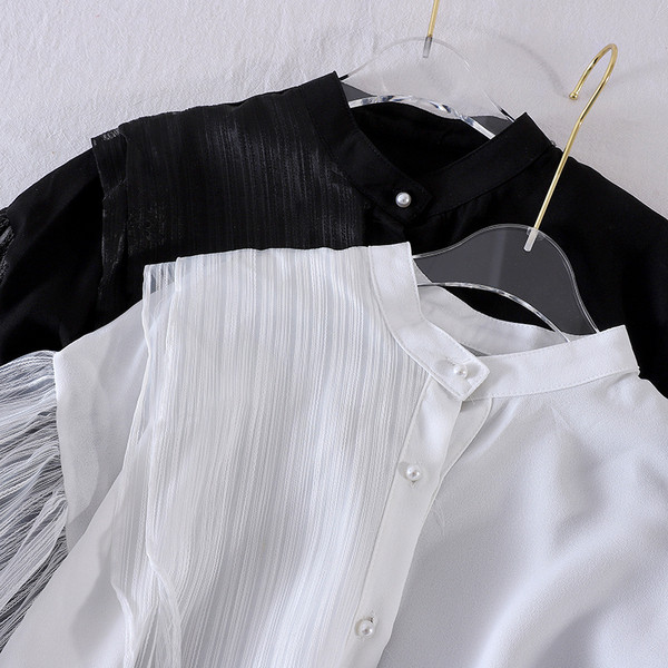 Modern női ing gombokkal és alacsony gallérral