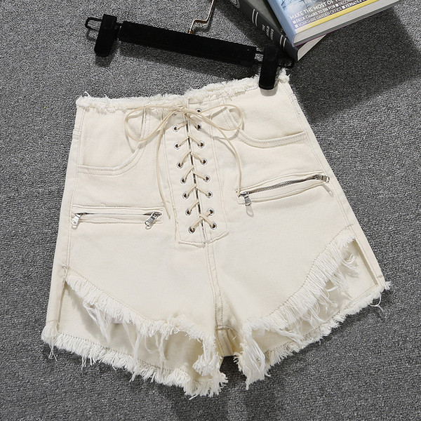 Női rövidnadrág magas derékkal, szakadt elemekkel