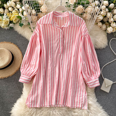 Neformāls svītrains sieviešu krekls ar klasisku apkakli