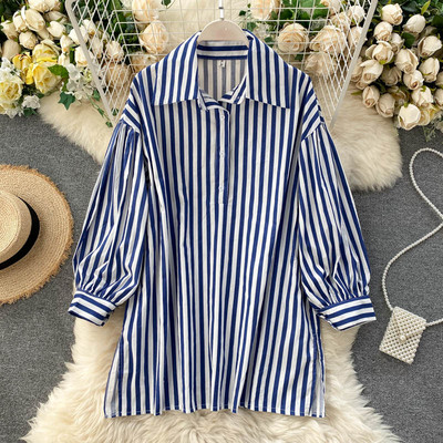 Neformāls svītrains sieviešu krekls ar klasisku apkakli