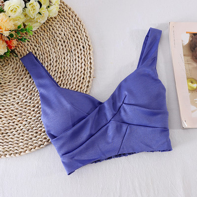 Rövid női felső rugalmas és széles pántokkal