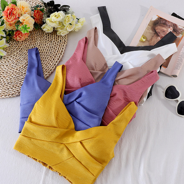 Rövid női felső rugalmas és széles pántokkal